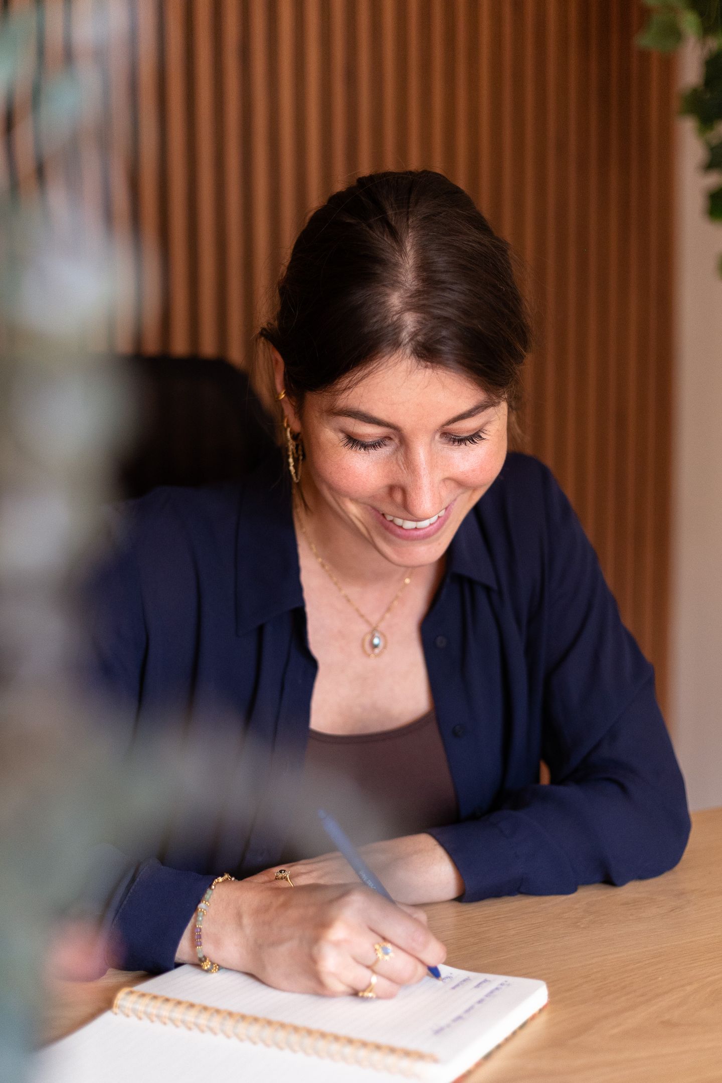 Portrait de Sandra, fondatrice d'Espace Sanora, photographié par Cathielj Photographie